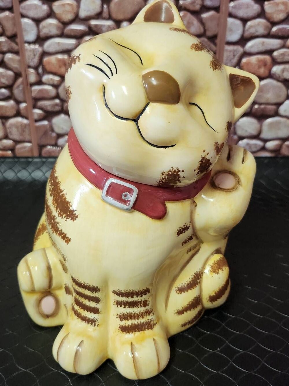 GKAO Tabby Cat Kitten Smiling Scratching Cookie Jar
